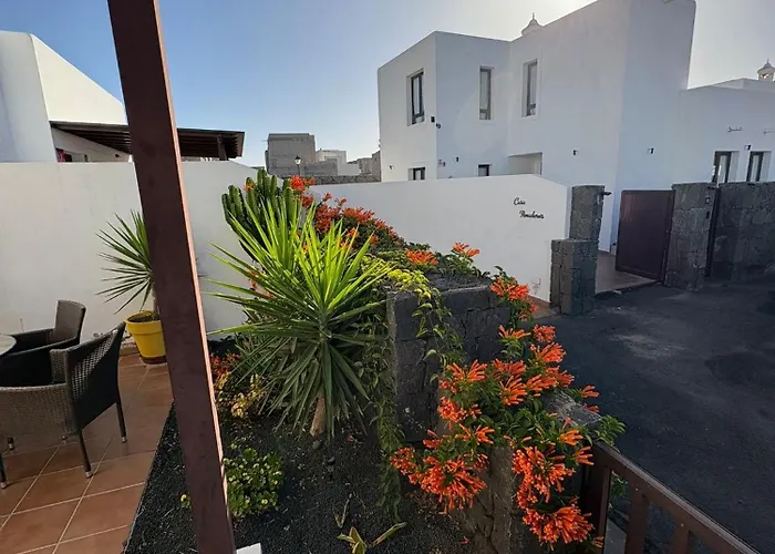 Casa Amarillo Del Sol * بلايا بلانكا